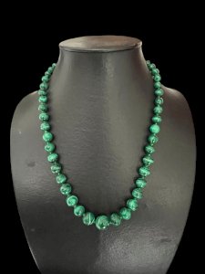 Collier en Dégradé vintage perles  Minéral malachite et Perles De Verre Ancien