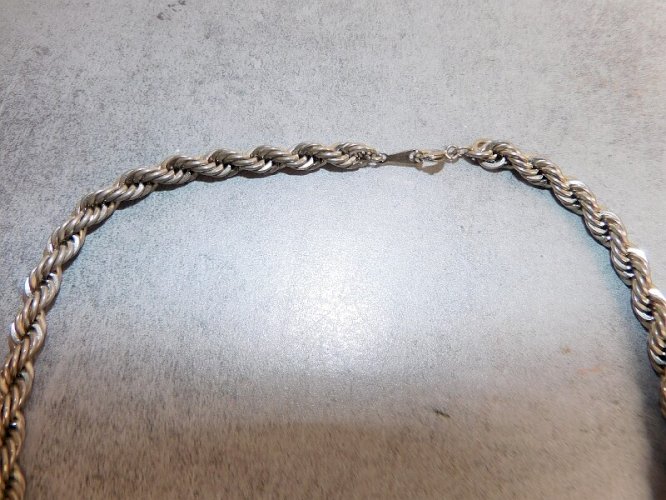 COLLIER EN METAL A MAILLES TORSADEES N° 3