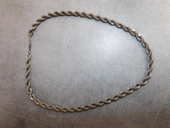 COLLIER EN METAL A MAILLES TORSADEES N° 3