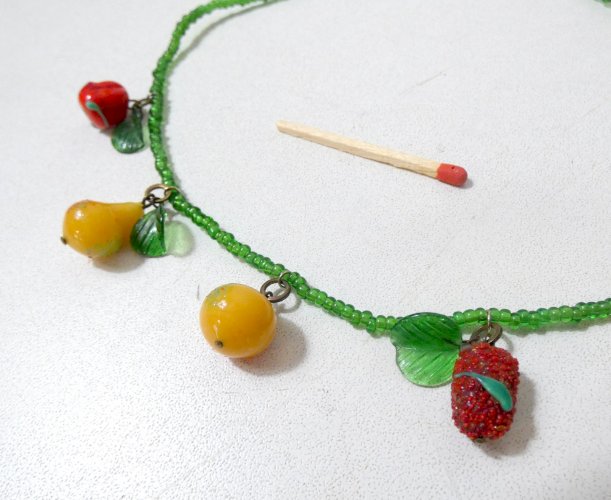 collier fruits perles de verre murano glass vintage