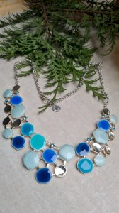 collier Ikita neuf émaillée bleu lagon