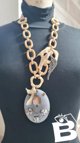 Collier Lanvin à restaurer