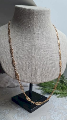 collier long ancien en plaqué or filigrane