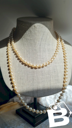 Collier long de fausses perles vintage