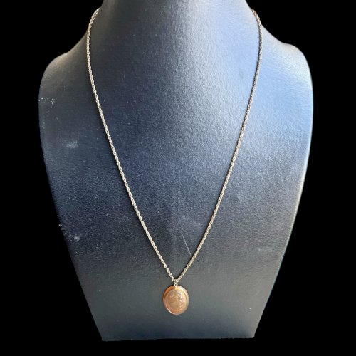 Collier pendentif fin 19e Camee à L’antique Couleur Ambre Piece Unique Femme