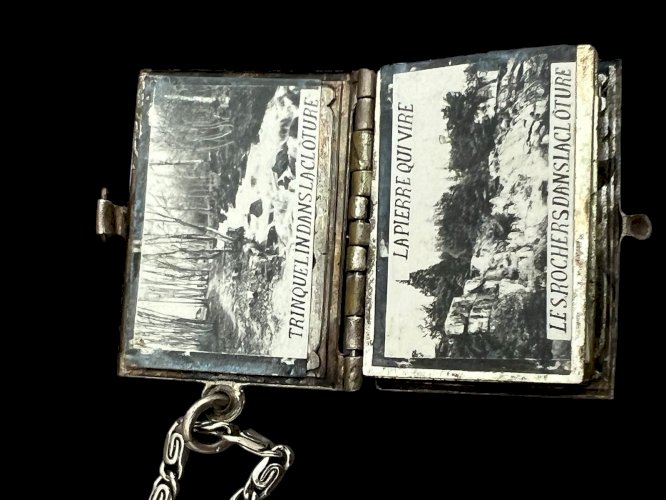 collier Pendentif, souvenir XIXe siècle Ancien Petit Livre, Paysage Photos Franc