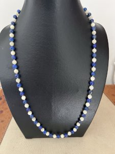 Collier perles lapis-lazuli nacre fermoir or 18 Kt poinçon aigle vintage ancien