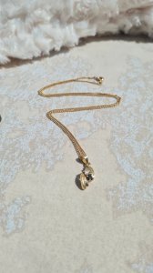Collier  plaqué or et petits saphirs
