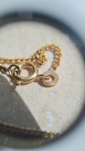 Collier  plaqué or et petits saphirs