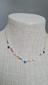 Collier plaqué or Masque et saphir bleu & blanc