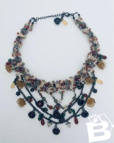 Collier Plastron Perles et Roses Style Gothique Romantique Victorien