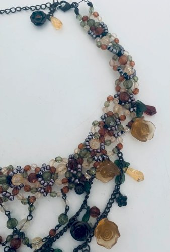 Collier Plastron Perles et Roses Style Gothique Romantique Victorien