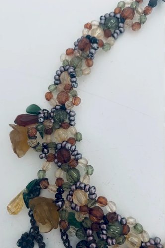 Collier Plastron Perles et Roses Style Gothique Romantique Victorien