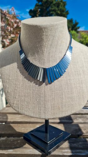 collier -ras de cou - collier en Hématite- vintage
