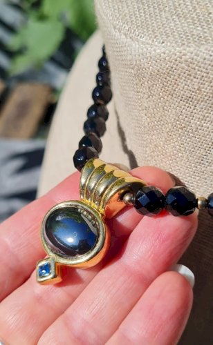 Collier -ras de cou vintage - perles à facettes noir en verre pierre hématite