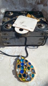 collier-ras de cou - vintage -strass -signé Belle Paris- collier fantaisie