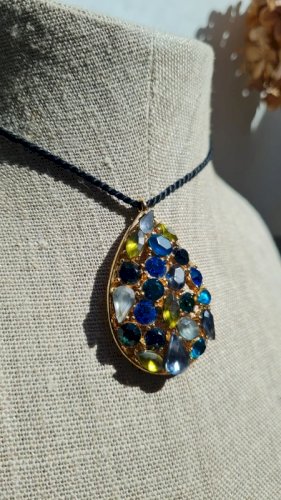 collier-ras de cou - vintage -strass -signé Belle Paris- collier fantaisie