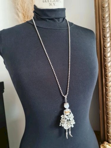 collier sautoir - collier fantaisie- argenté - chic- CRS- strass - perles