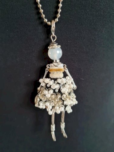 collier sautoir - collier fantaisie- argenté - chic- CRS- strass - perles