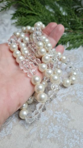 collier sautoir en fausses perles et perles en cristal