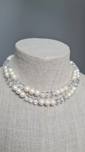 collier sautoir en fausses perles et perles en cristal