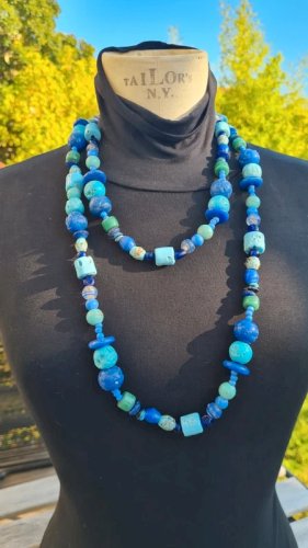 Collier - sautoir en pate de verre