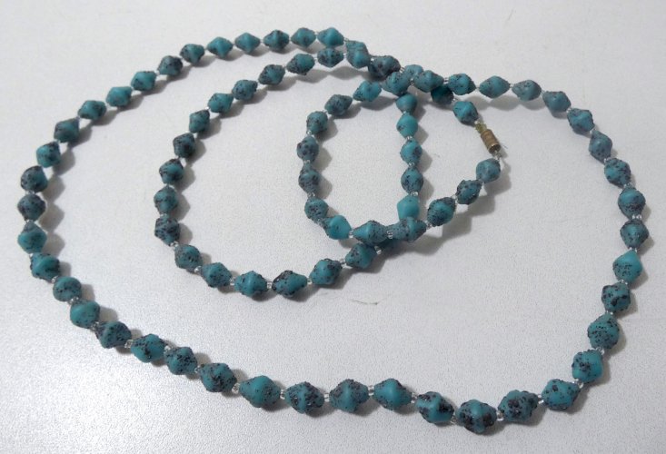Collier sautoir vintage Bohème 115 cm – perles en pâte de verre turquoise