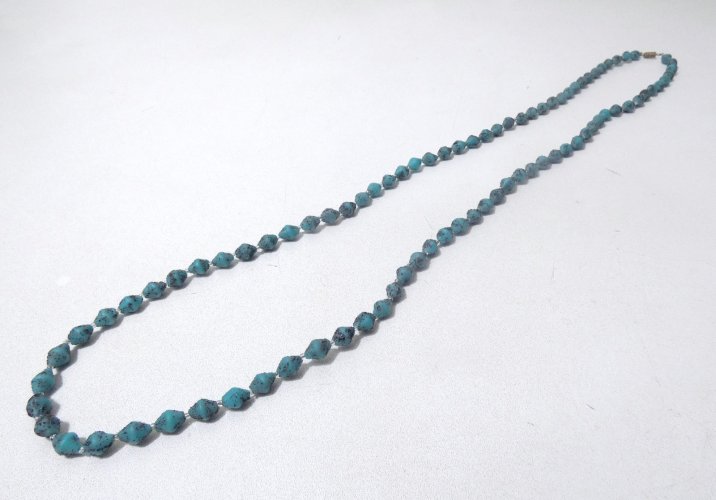 Collier sautoir vintage Bohème 115 cm – perles en pâte de verre turquoise