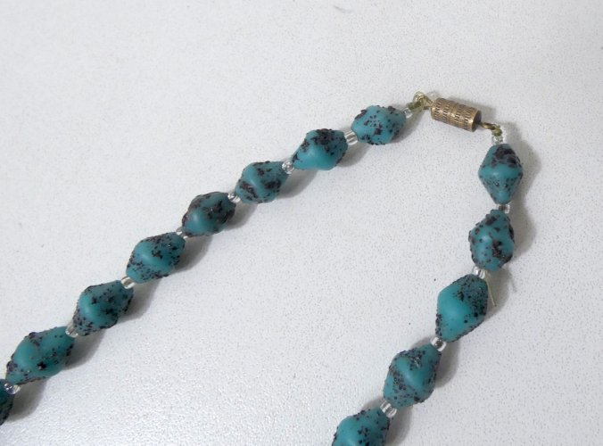 Collier sautoir vintage Bohème 115 cm – perles en pâte de verre turquoise
