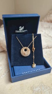 Collier Swarovski : cristaux champagne dans sa boite