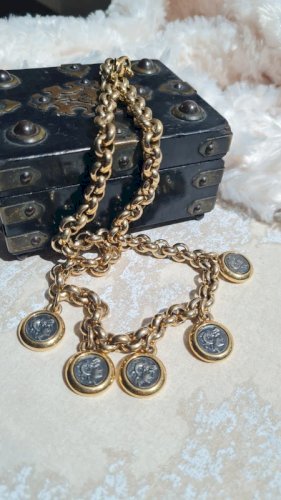 Collier vintage Agatha - Ras de cou à leffigie d Alexandre le grand