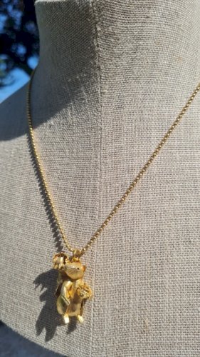Collier vintage  Orena paris petit écureuil et sa noisette