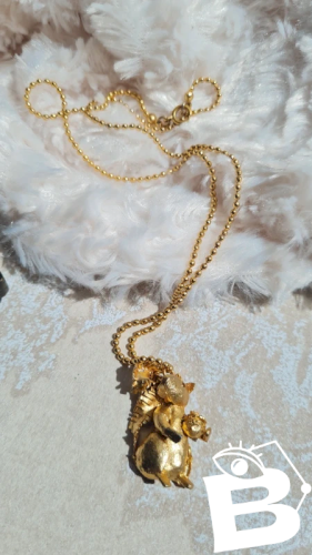 Collier vintage  Orena paris petit écureuil et sa noisette