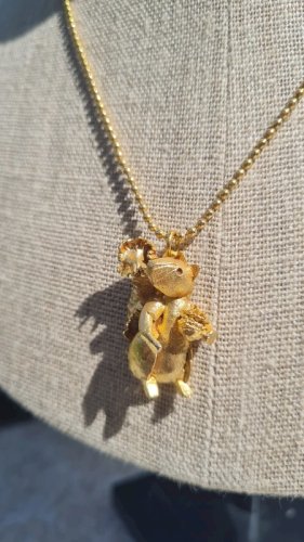 Collier vintage  Orena paris petit écureuil et sa noisette