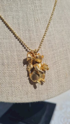 Collier vintage  Orena paris petit écureuil et sa noisette