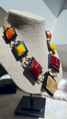 Collier vintage oversize années 60/70 en plastique