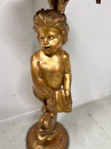 Colonne de présentation en bois sculpté doré XIX siècle