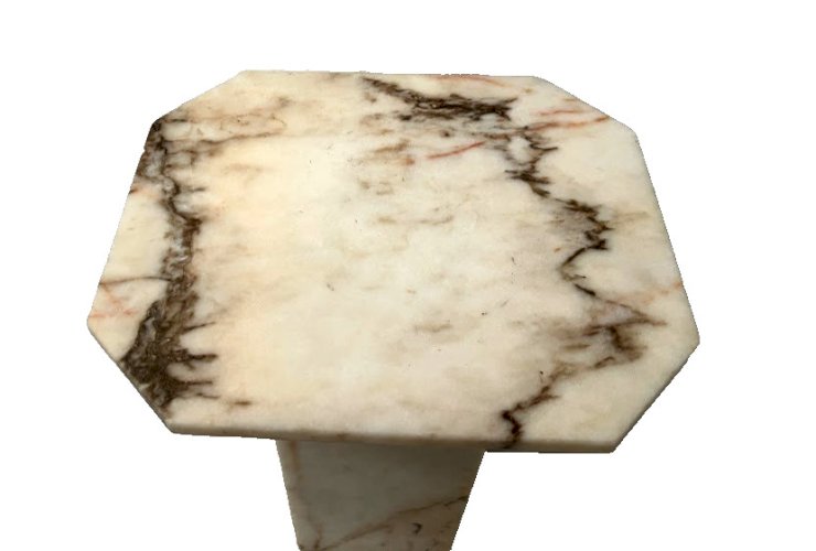 Colonne de présentation en marbre veiné XX siècle