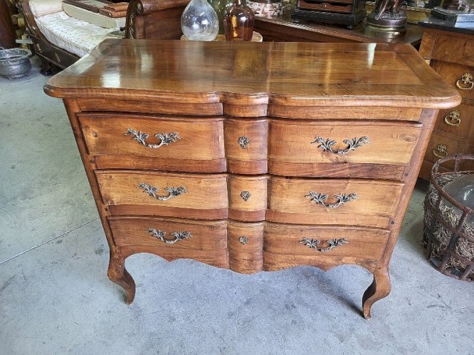 COMMODE 3 TIROIRS ARBALETTE LOUIS XV EN NOYER DE 1960