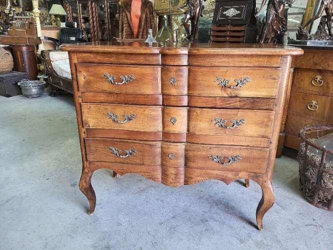 COMMODE 3 TIROIRS ARBALETTE LOUIS XV EN NOYER DE 1960