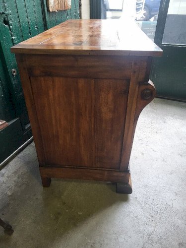 COMMODE A CROSSE EN NOYER AVEC 4 TIROIRS ET UN PLATEAU BOIS DU XIX ème SIECLE