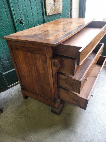 COMMODE A CROSSE EN NOYER AVEC 4 TIROIRS ET UN PLATEAU BOIS DU XIX ème SIECLE