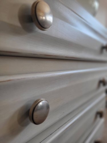 Commode Art Déco blanche patinée