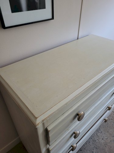 Commode Art Déco blanche patinée