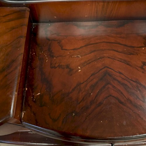 Commode Art Déco en acajou flammé comprenant 5 tiroirs L9007