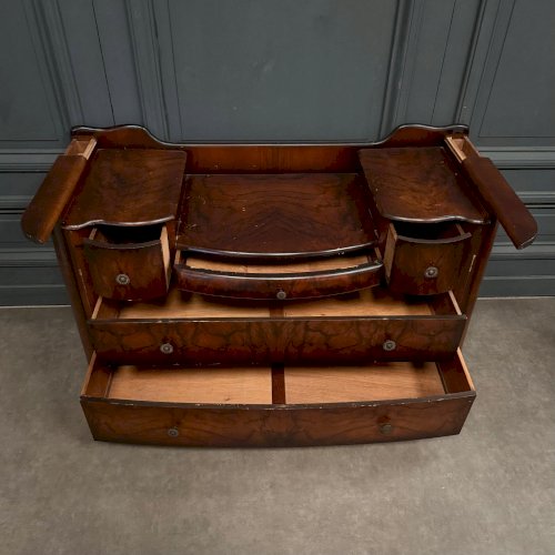 Commode Art Déco en acajou flammé comprenant 5 tiroirs L9007