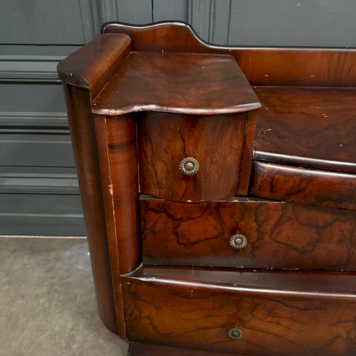 Commode Art Déco en acajou flammé comprenant 5 tiroirs L9007