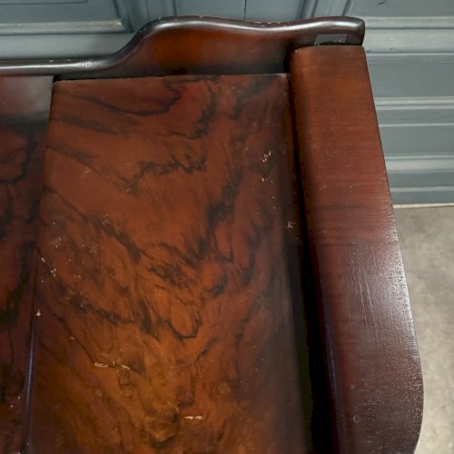 Commode Art Déco en acajou flammé comprenant 5 tiroirs L9007