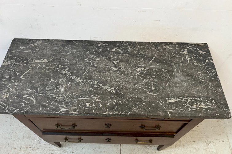 Commode de style Louis XVI en chene massif XIX siècle