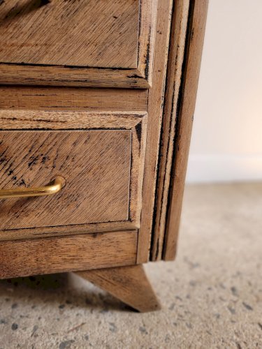 Commode de style vintage pieds compas